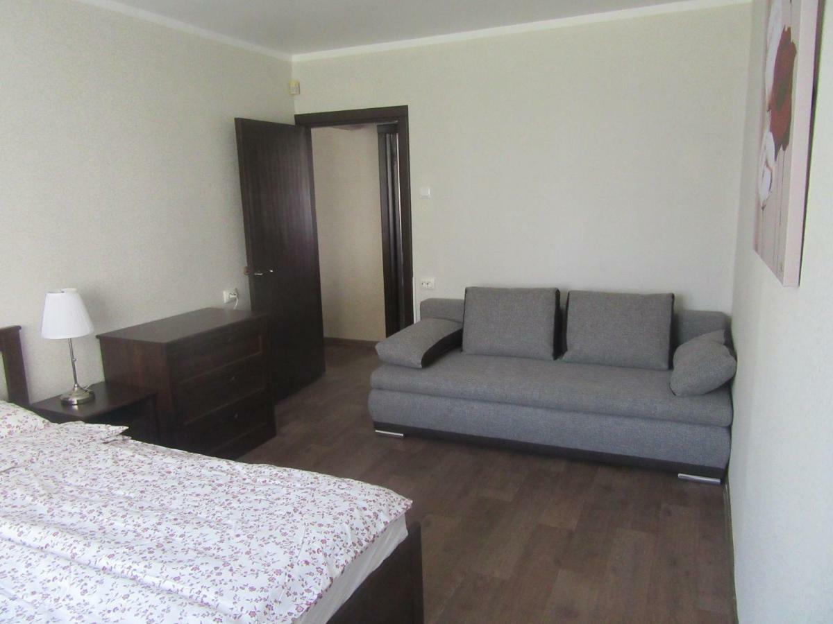 Family Apartment Riga Exterior photo